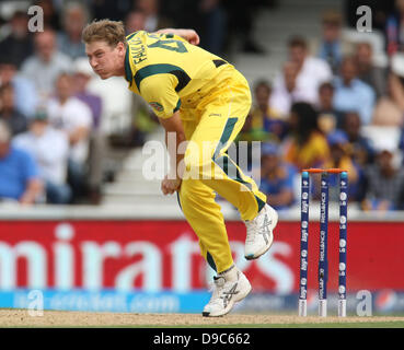 Londres, Royaume-Uni. 17 Juin, 2013. James Faulkner de l'Australie au cours de l'ICC Champions trophy Group un accessoire fixe entre l'Australie et le Sri Lanka à partir de l'Ovale. Credit : Action Plus Sport/Alamy Live News Banque D'Images