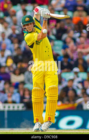 Londres, Royaume-Uni. 17 Juin, 2013. L'Australie au cours de la Marsh Mitchell ICC Champions trophy match de cricket international entre le Sri Lanka et l'Australie à l'Oval Cricket Ground le 17 juin 2013 à Londres, en Angleterre. (Photo de Mitchell Gunn/ESPA/Alamy Live News) Banque D'Images