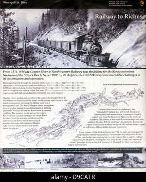 L'affichage à Kuskulana Bridge, c 1910, construit par le cuivre et la rivière Northwest Railroad pour accéder à la Kennecott mines, McCarthy, AK Banque D'Images