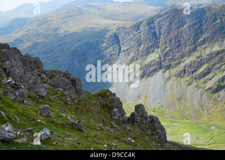 En regardant vers l'Fleetwith Pike, de Dale Head dans la Lande, Lake District. Banque D'Images