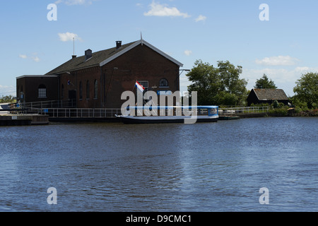 Pays Bas, Hollande-du-Sud Province, moulins à vent de Kinderdijk, Patrimoine Mondial par l'UNESCO Banque D'Images