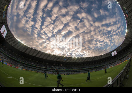 Belo Horizonte, Brésil. 17 Juin, 2013. Vue générale, le 17 juin 2013 - Football : Coupe des Confédérations de la fifa, Brésil 2013 match du groupe B entre Tahiti 1-6 Nigeria au stade Mineirao de Belo Horizonte, Brésil. (Photo de Maurizio Borsari/AFLO/Alamy Live News) Banque D'Images