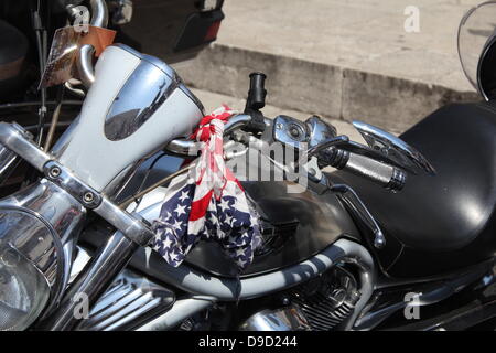 16 juin 2013 les passionnés de Harley Davidson convergent sur la Place Saint Pierre, Vatican pour un Bénédiction Papale pendant la messe du dimanche à Rome Italie pour HD110Th anniversaire célébration européenne Banque D'Images