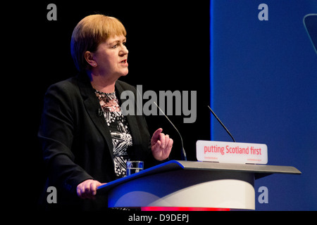 Leader du travail johann lamont parle à la conférence à Inverness Banque D'Images