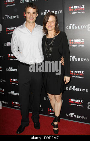 Mary Lynn Rajskub et Matthew Rolph Première mondiale de "Les Kennedy" à l'Academy of Motion Pictures Arts and Sciences, Samuel Goldwyn Theatre à Beverly Hills, Californie - 28.03.11 Banque D'Images