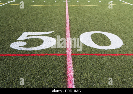 Cinquante cour ligne sur American football field Banque D'Images