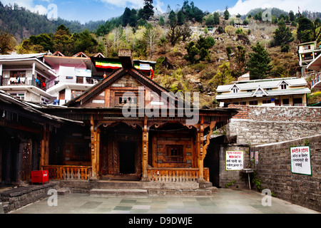 Façade d'un temple, Vashisht Temple, Manali, Himachal Pradesh, Inde Banque D'Images