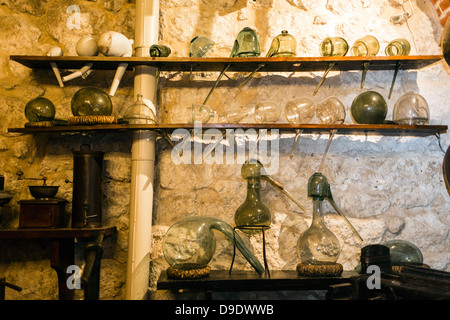 Flacons à médical Pharmacy Museum, Collegium minimum à l'Université jagellonne, Cracovie, Pologne, Europe de l'Est Banque D'Images