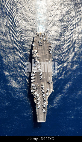 Vue aérienne du porte-avions USS Harry S. Truman. Banque D'Images