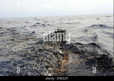 Partie d'une nappe de pétrole dans le golfe du Mexique. Banque D'Images