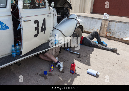 SAMARA, RUSSIE - le 16 juin : rassemblement de voitures rétro-Peking-Paris ' ' 2013, 16 juin 2013 à Samara, en Russie. L'année 1939 coupé Chevrolet Banque D'Images