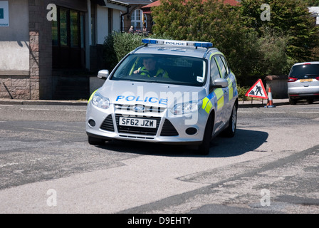 2012 Ford Focus Estate Ecosse Police voiture de patrouille Banque D'Images