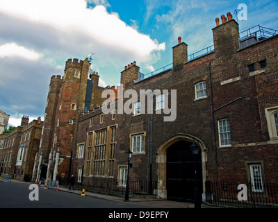 Saint James's Palace l'un des quartiers les plus anciens palaces,Pall Mall, au nord de St James's Park, City of Westminster, London, England, UK Banque D'Images