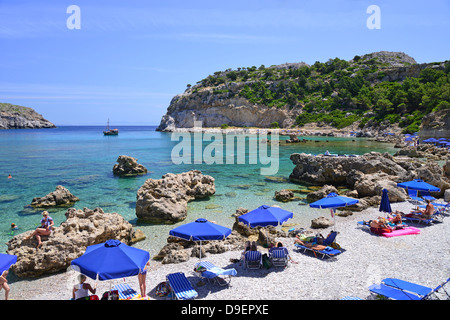 Plage de Anthony Quinn, Ladiko Bay, Rhodes (Rodos), du Dodécanèse, Grèce, région sud de la Mer Egée Banque D'Images