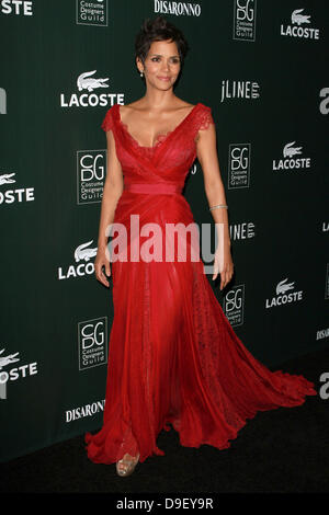 Halle Berry 13 e Costume Designers Guild Awards tenue à l'hôtel Beverly Hilton à Beverly Hills, Californie - 22.02.11 Banque D'Images