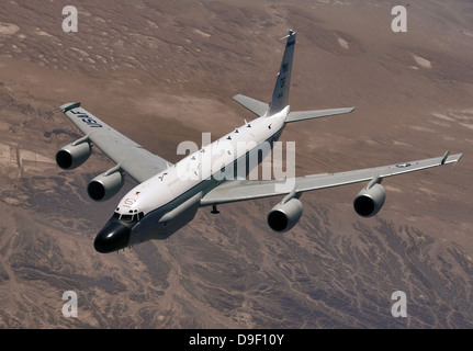 14 mars 2006 - UN RC-135 de l'US Air Force d'avions de reconnaissance conjointe Rivet se prépare à une transformation en plus de Kirghizistan. Banque D'Images