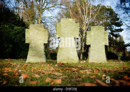 Croix en pierre sur le cimetière du soldat à Hambourg, Ohls village Banque D'Images