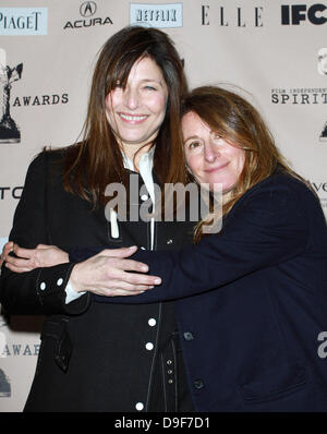 Catherine Keener, Nicole Holofcener Le 2011 Film Independent Spirit Awards qui a eu lieu sur la plage de Santa Monica Santa Monica en Californie 26/2/10 Banque D'Images