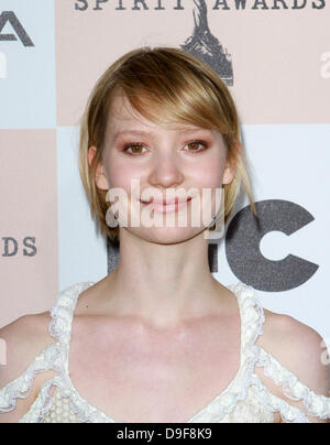 Mia Wasikowska l 2011 Film Independent Spirit Awards à Santa Monica Beach - Arrivées Los Angeles, Californie - 26.02.11 Banque D'Images