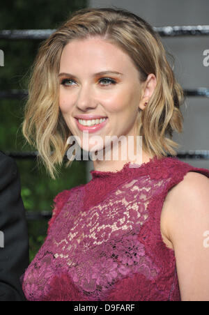 Scarlett Johansson 2011 Vanity Fair Oscar Party at Sunset Tower Hotel - Arrivées West Hollywood, Californie - 27.02.11 Banque D'Images