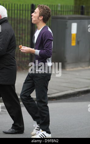 Jack Shepherd 'Coronation Street' cast repéré lors d'un tournage sur l'emplacement de Manchester, Angleterre - 28.02.11 Banque D'Images