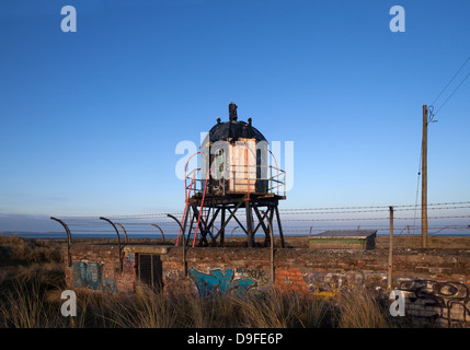 Phare désaffecté dans les dunes de sable de Mornington, comté de Meath, Irlande Banque D'Images