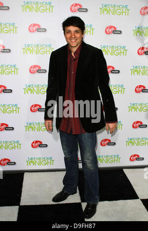 Ralph Macchio Relativity Media présente la première mondiale de 'Take me Home Tonight" tenue au Regal Cinemas Los Angeles, Californie - 02.03.11 Banque D'Images