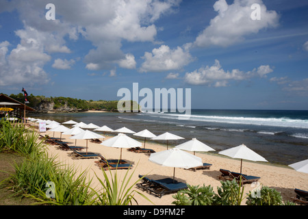 Plage de Balangan et surf hub, péninsule de Bukit, Bali, Indonésie, Asie du sud-est Banque D'Images