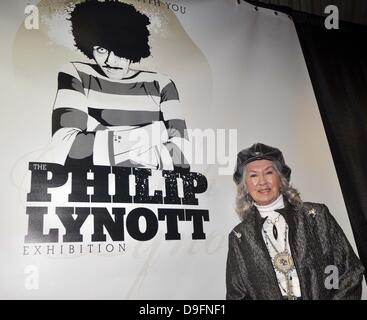 Philomena Lynott lancement officiel de l'exposition Philip Lynott au centre vert de St. Stephen's Dublin, Irlande - 04.03.11 non disponible pour publication dans les tabloïdes irlandais. Disponible pour publication dans le reste du monde Banque D'Images