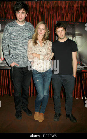 Nicholas Braun, Kerry Bishe et Michael Angarano Le New York premiere de "Red State" au Radio City Music Hall des Arrivées - New York City, USA - 05.03.11 Banque D'Images