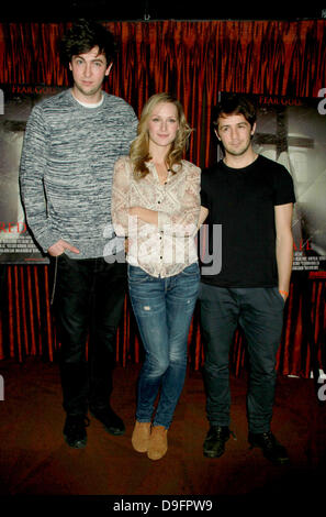 Nicholas Braun, Kerry Bishe et Michael Angarano Le New York premiere de "Red State" au Radio City Music Hall des Arrivées - New York City, USA - 05.03.11 Banque D'Images