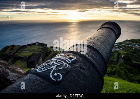 Coucher de soleil sur la forteresse de Brimstone Hill, UNESCO World Heritage Site, Saint Kitts et Nevis, Iles sous le vent, Antilles, Caraïbes Banque D'Images