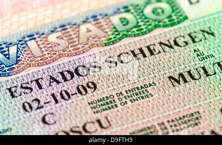 Visa Schengen dans le passeport. Fragment Banque D'Images