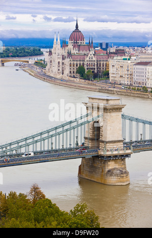 Pont des Chaînes sur le Danube, Budapest, Hongrie Banque D'Images