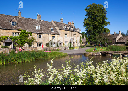 Cotswold cottages sur la rivière Eye, Lower Slaughter, Gloucestershire, Cotswolds, England, UK Banque D'Images