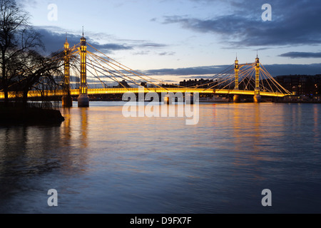 Albert Bridge sur la Tamise, Chelsea, Londres, Angleterre, Royaume-Uni Banque D'Images