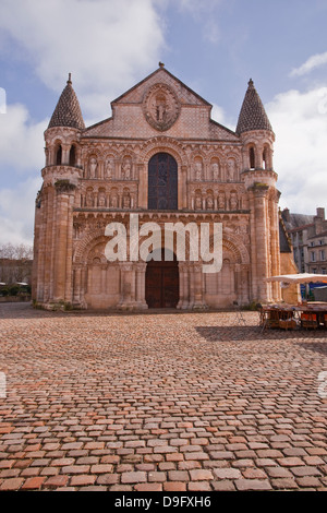 Eglise Notre-Dame la Grande dans le centre de Poitiers, Vienne, Poitou-Charentes, France Banque D'Images