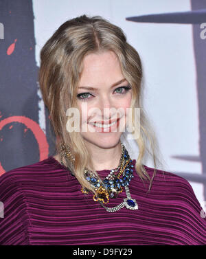 Amanda Seyfried Los Angeles Premiere de Warner Bros Pictures 'Red Riding Hood' tenue à l'Grauman's Chinese Theatre Hollywood, Californie - 07.03.11 Banque D'Images