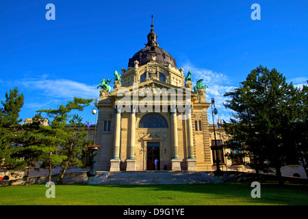 Baignoire Spa et Szechenyi, Budapest, Hongrie Banque D'Images