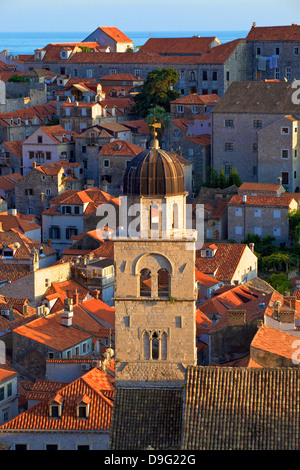 Vue sur Ville et monastère franciscain, Site du patrimoine mondial de l'UNESCO, Dubrovnik, Croatie Banque D'Images