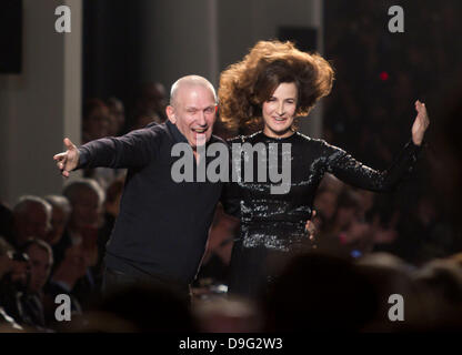 Jean-Paul Gaultier et Valerie Lemercier Paris Fashion Week Prêt-à-Porter Automne/Hiver 2011 - Jean-Paul Gaultier - podium Paris, France - 06.03.11 Banque D'Images