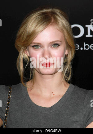 Sara Paxton 'Battle : Los Angeles Los Angeles Premiere tenue au Regency Village Theatre Westwood, Californie - 08.03.11 Banque D'Images