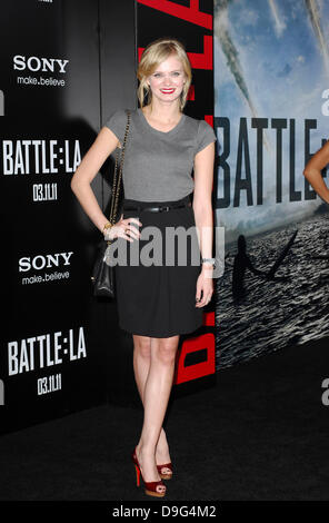 Sara Paxton 'Battle : Los Angeles Los Angeles Premiere tenue au Regency Village Theatre Westwood, Californie - 08.03.11 Banque D'Images