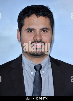 Michael Pena 'Battle : Los Angeles Los Angeles Premiere tenue au Regency Village Theatre Westwood, Californie - 08.03.11 Banque D'Images