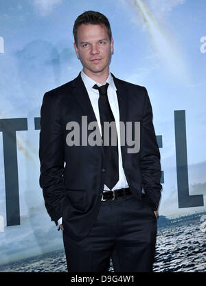 Jim Parrack 'Battle : Los Angeles Los Angeles Premiere tenue au Regency Village Theatre Westwood, Californie - 08.03.11 Banque D'Images