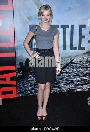 Sara Paxton 'Battle : Los Angeles Los Angeles Premiere tenue au Regency Village Theatre Westwood, Californie - 08.03.11 Banque D'Images