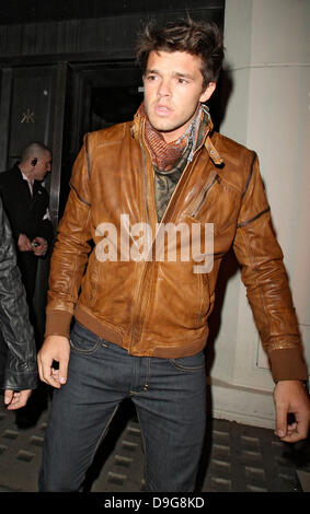 Modèle argentin Leandro Penna laissant Hakkasan Mayfair Londres, Angleterre - 10.03.11 Banque D'Images