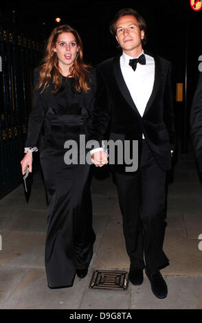 La Princesse Béatrice d'York et son copain Dave Clark quitte le Banqueting House à Whitehall après avoir assisté à un événement de charité pour les enfants Londres, Angleterre - 10.03.11 Banque D'Images