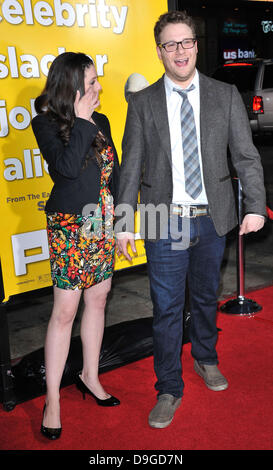 Seth Rogen et Lauren Miller La première de 'Paul' tenue à Grauman's Chinese Theatre - Arrivées Hollywood, Californie - 14.03.11 Banque D'Images