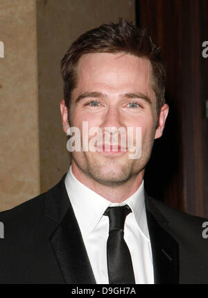 Luke Macfarlane l'Alzheimer's Association's 19th Annual 'Une nuit à Sardi's' qui a eu lieu au Beverly Hilton Hotel à Beverly Hills, Californie - 16.03.11 Banque D'Images